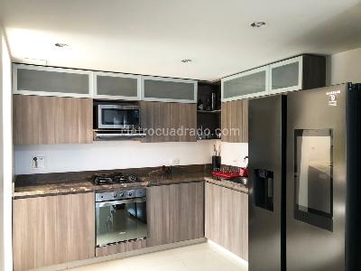 Apartamento de 3 alcobas en venta en Envigado, Envigado, 199 m² · foto 3 de 13