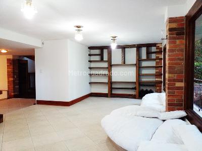 Casa de 3 alcobas en venta en Sabaneta, Sabaneta, 412 m² · foto 3 de 19