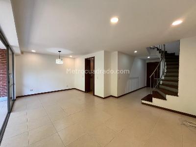 Casa en arriendo en El Poblado, Medellín · foto 4 de 19