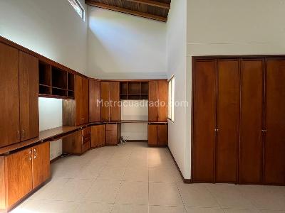 Casa en arriendo en El Poblado, Medellín · foto 8 de 19