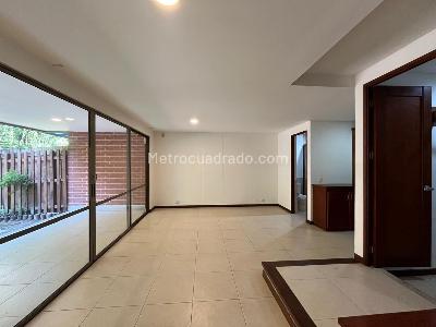 Casa en arriendo en El Poblado, Medellín · foto 9 de 19