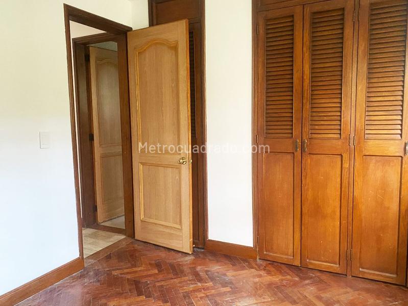 Apartamento Amplio de 2 Alcobas en El Poblado - 9