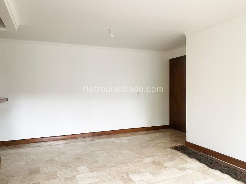 Apartamento Amplio de 2 Alcobas en El Poblado - 5