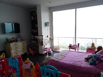Casa de 3 alcobas en venta en El Poblado, Medellín, 450 m² · foto 14 de 18