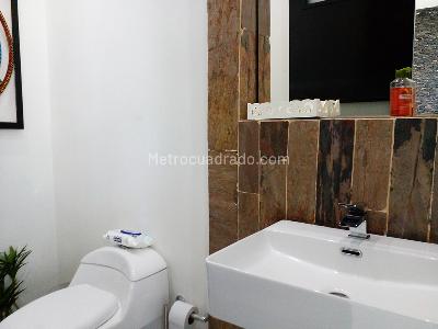 Casa de 3 alcobas en venta en El Poblado, Medellín, 450 m² · foto 16 de 18