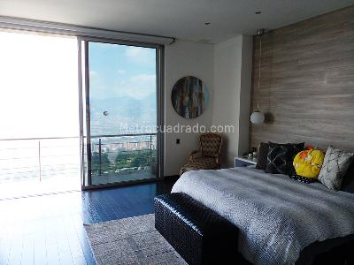 Casa de 3 alcobas en venta en El Poblado, Medellín, 450 m² · foto 9 de 18