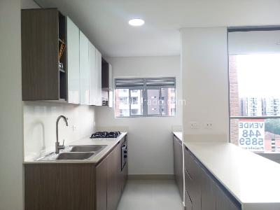 Apartamento en venta en Envigado, Envigado · foto 7 de 18