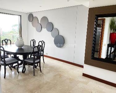 Apartamento de 3 alcobas en venta en El Poblado, Medellín, 223 m² · foto 3 de 15