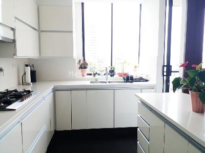 Apartamento de 2 alcobas en venta en El Poblado, Medellín, 190 m² · foto 4 de 17