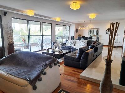 Apartamento en venta en El Poblado, Medellín · foto 2 de 16