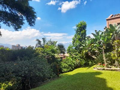 Casa de 3 alcobas en venta en El Poblado, Medellín, 336 m² · foto 15 de 16