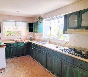 Casa de 3 alcobas en venta en El Poblado, Medellín, 336 m² · foto 3 de 16