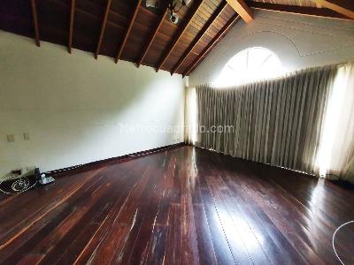 Casa de 3 alcobas en venta en El Poblado, Medellín, 336 m² · foto 8 de 16