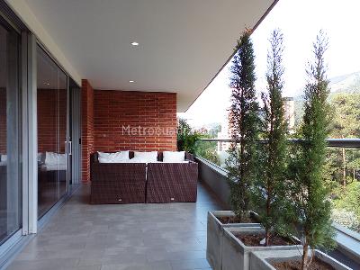 Apartamento de 3 alcobas en venta en El Poblado, Medellín, 262 m² · foto 15 de 16