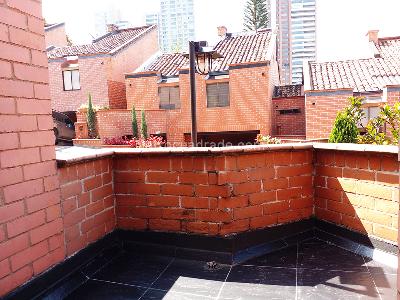 Casa de 3 alcobas en venta en El Poblado, Medellín, 247 m² · foto 16 de 17