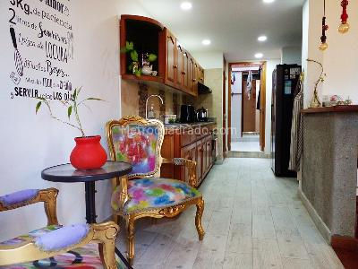 Casa de 3 alcobas en venta en El Poblado, Medellín, 247 m² · foto 6 de 17