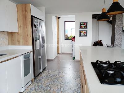 Casa de 3 alcobas en venta en Envigado, Envigado, 520 m² · foto 5 de 17