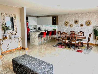 Apartamento de 3 alcobas en venta en Los Balsos, Medellín, 207 m² · foto 1 de 16