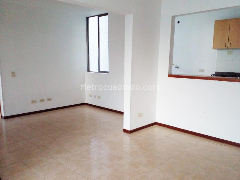 Apartamento de 3 Alcobas en El Poblado (Los Balsos) con Balcón - 3