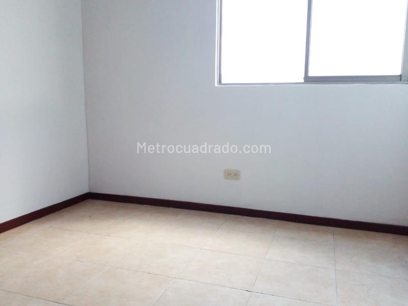 Apartamento de 3 Alcobas en El Poblado (Los Balsos) con Balcón - 9