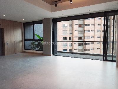 Apartamento de 2 alcobas en venta en El Poblado, Medellín, 189 m² · foto 2 de 15