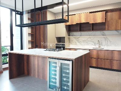 Apartamento de 2 alcobas en venta en El Poblado, Medellín, 189 m² · foto 4 de 15