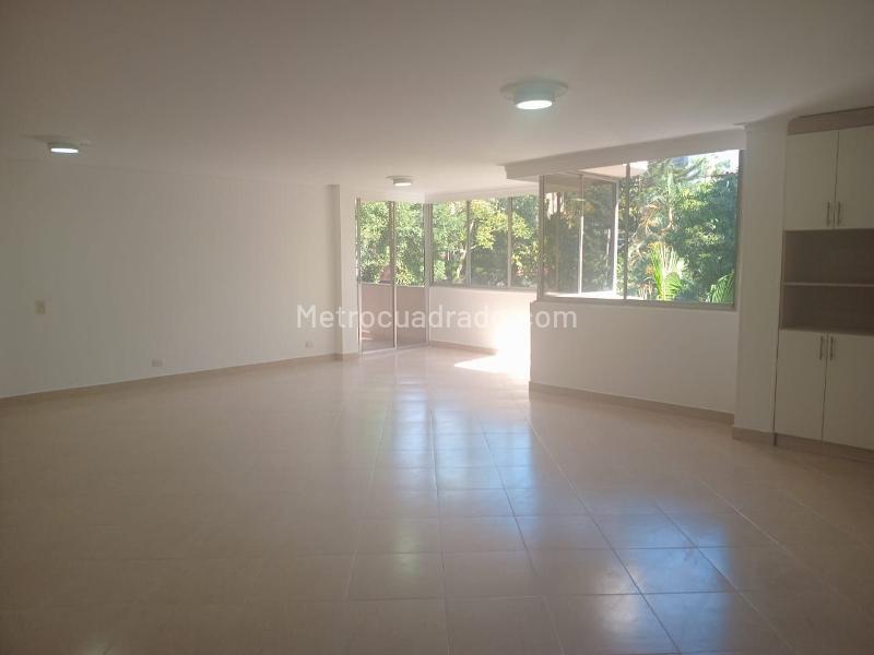 3BR Apartment Near Manila in El Poblado