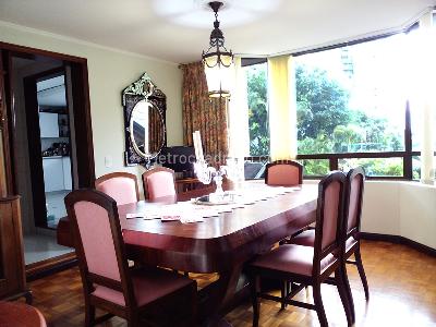Casa de 4 alcobas en arriendo en El Poblado, Medellín, 500 m² · foto 3 de 17