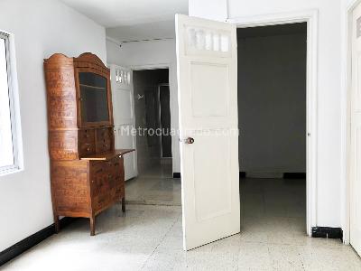 Casa de 5 alcobas en venta en Laureles, Medellín, 600 m² · foto 13 de 18