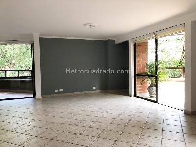 Apartamento de 3 alcobas en venta en El Poblado, Medellín, 160 m² · foto 2 de 17
