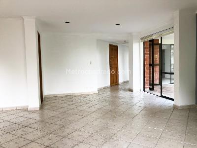 Apartamento de 3 alcobas en venta en El Poblado, Medellín, 160 m² · foto 3 de 17