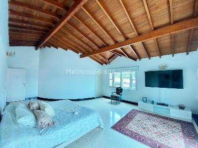Casa de 5 alcobas en venta en El Poblado, Medellín, 385 m² · foto 10 de 18