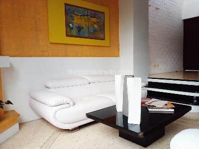 Casa de 4 alcobas en venta en El Poblado, Medellín, 370 m² · foto 2 de 18