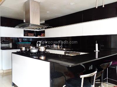 Casa de 4 alcobas en venta en El Poblado, Medellín, 370 m² · foto 4 de 18