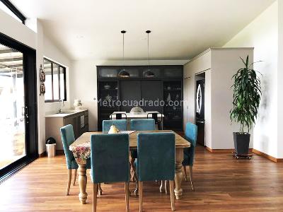 Casa de 3 alcobas en venta en Envigado, Envigado, 300 m² · foto 2 de 15