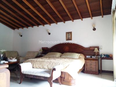 Casa de 5 alcobas en venta en Envigado, Envigado, 408 m² · foto 6 de 15