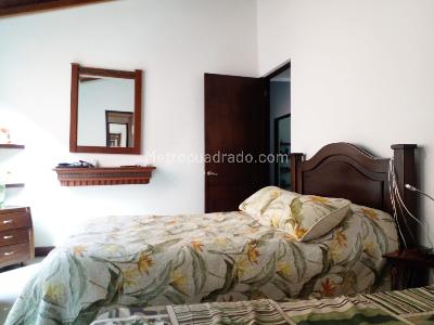 Casa de 5 alcobas en venta en Envigado, Envigado, 408 m² · foto 9 de 15