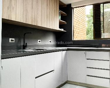 Apartamento de 3 alcobas en arriendo en El Poblado, Medellín, 157 m² · foto 3 de 11