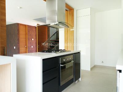 Casa en arriendo en Envigado, Envigado · foto 3 de 19