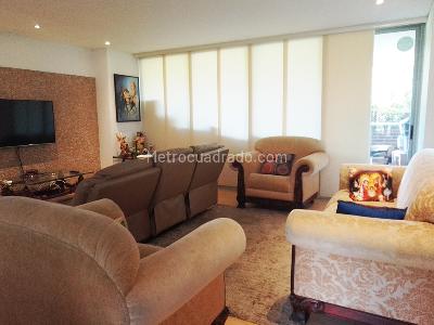Apartamento de 3 alcobas en venta en El Poblado, Medellín, 152 m² · foto 2 de 16