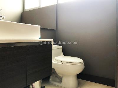 Apartamento de 3 alcobas en venta en El Poblado, Medellín, 235 m² · foto 10 de 14