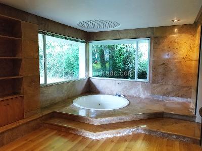 Casa de 3 alcobas en venta en El Poblado, Medellín, 535 m² · foto 16 de 20
