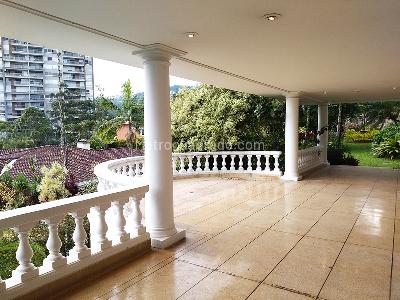 Casa de 3 alcobas en venta en El Poblado, Medellín, 535 m² · foto 19 de 20