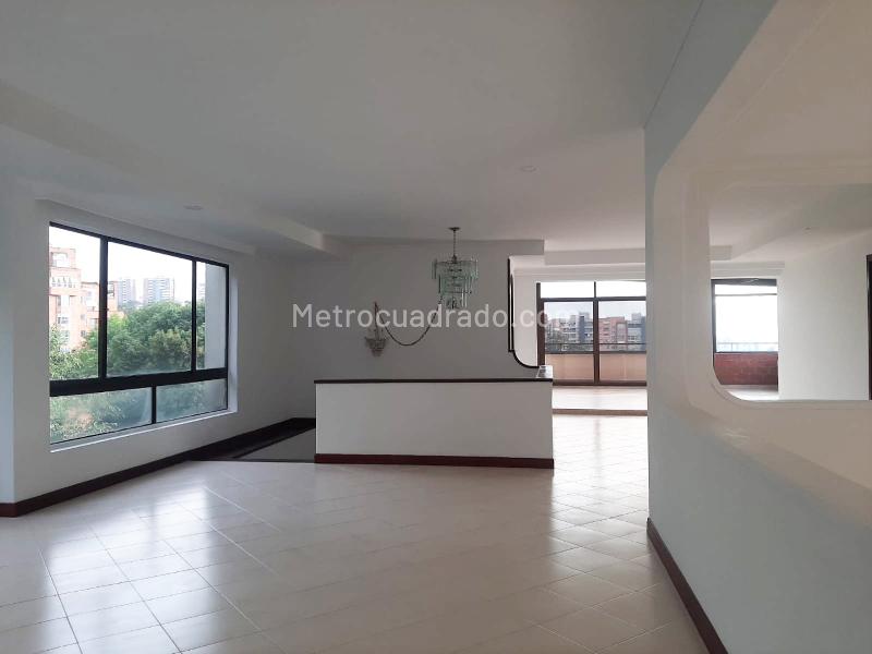 4BR Apartment in EL POBLADO (454 m²)