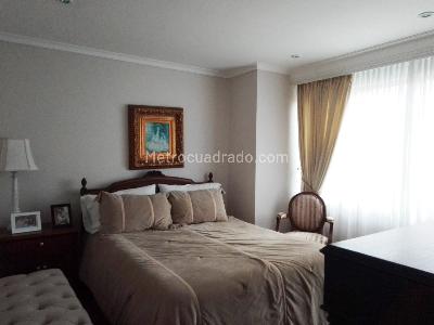 Apartamento de 3 alcobas en venta en El Poblado, Medellín, 240 m² · foto 12 de 15