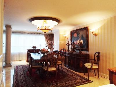 Apartamento de 3 alcobas en venta en El Poblado, Medellín, 240 m² · foto 3 de 15
