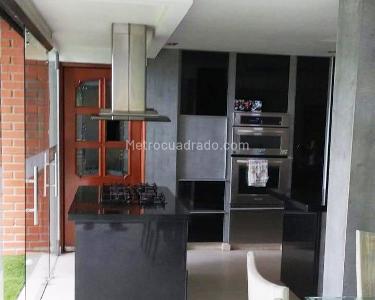 Casa de 4 alcobas en venta en El Poblado, Medellín, 300 m² · foto 13 de 14