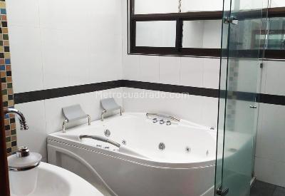 Casa de 4 alcobas en venta en El Poblado, Medellín, 300 m² · foto 8 de 14