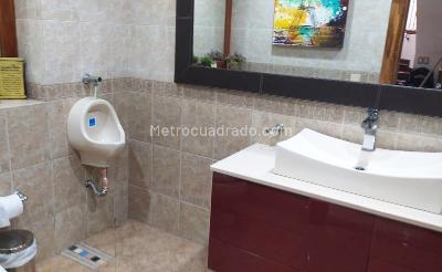 Casa de 4 alcobas en venta en El Poblado, Medellín, 300 m² · foto 9 de 14