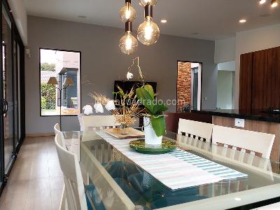 Casa de 3 alcobas en venta en Envigado, Envigado, 233 m² · foto 4 de 19